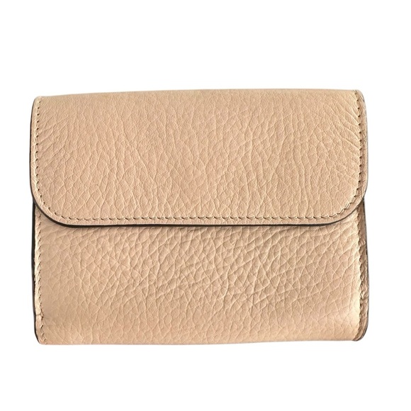 Authentic Chloe Beige Pebbled Leather Compact Bifold Alphabet C Charm Wallet Set - Picture 5 of 13